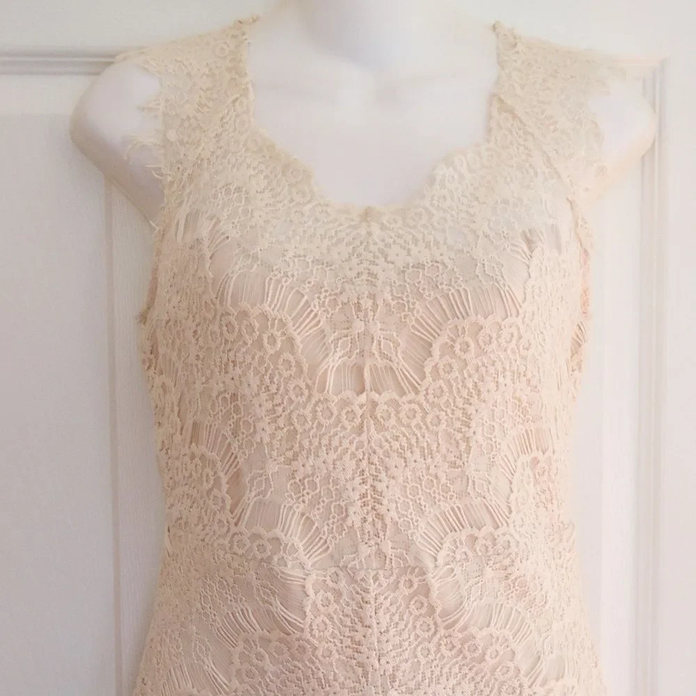 NWOT FREE PEOPLE SMALL 4/6 PEEK-A-BOO LACE DRESS